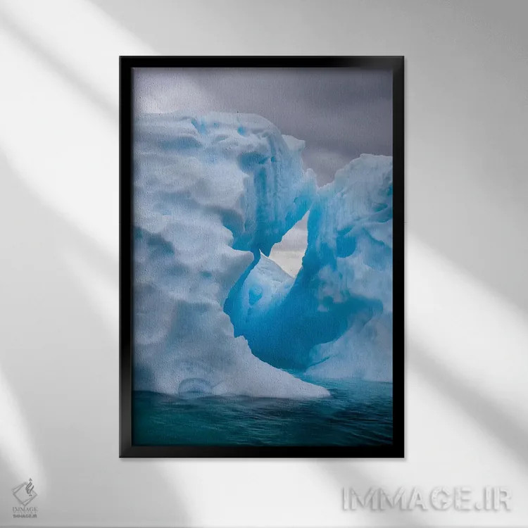 تابلو دکوراتیو Lemaire Channel, iceberg in the Lemaire Channel,جنوبگان، کان… اثر هولیس لونی - نمای قابدار مشکی
