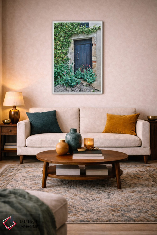تابلو دکوراتیو Cordes-sur-Ciel. Blue doorway,فرانسه، کورد سور سیل، در آبی اثر هولیس لونی - D2W