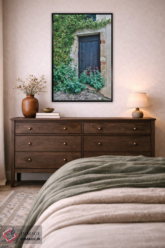 تابلو دکوراتیو Cordes-sur-Ciel. Blue doorway,فرانسه، کورد سور سیل، در آبی اثر هولیس لونی - D4B