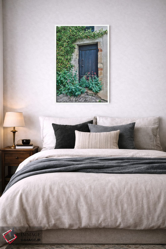 تابلو دکوراتیو Cordes-sur-Ciel. Blue doorway,فرانسه، کورد سور سیل، در آبی اثر هولیس لونی - D5W