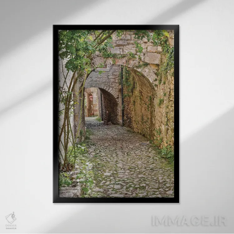 تابلو دکوراتیو Saint-Cirq Lapopie. Tunneled walkway,فرانسه، سنت سیرک لاپوپی… اثر هولیس لونی - نمای قابدار مشکی