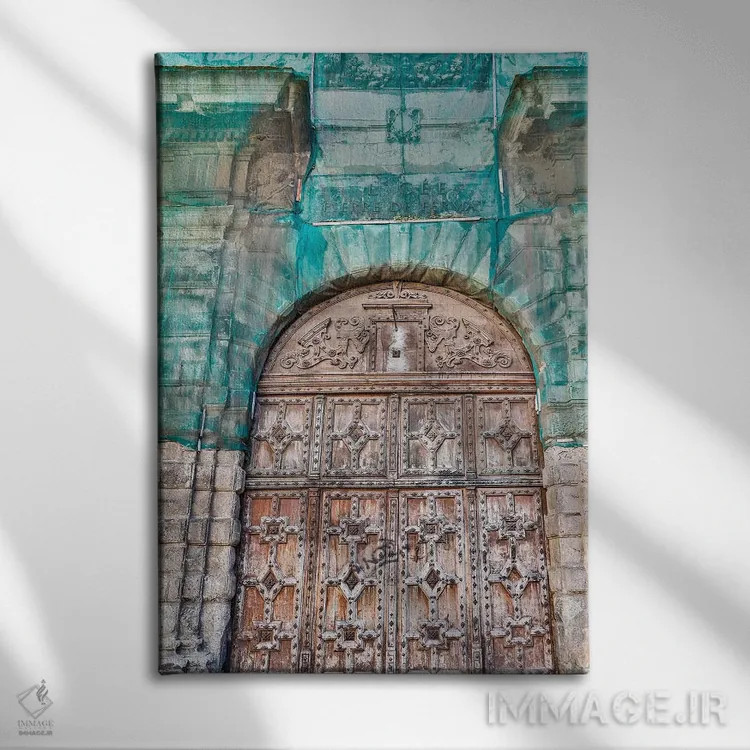 تابلو دکوراتیو Toulouse. Wooden doorway,فرانسه، تولوز، در چوبی اثر هولیس لونی - نمای روبهرو روی دیوار
