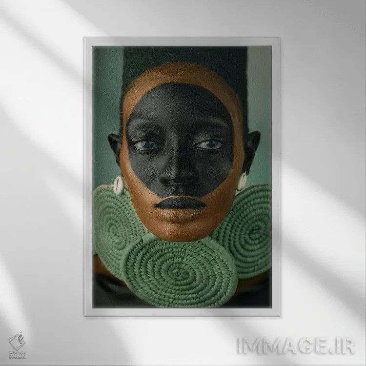 تابلو دکوراتیو نفرتیتی اثر هری ادونزه - نمای قابدار سفید