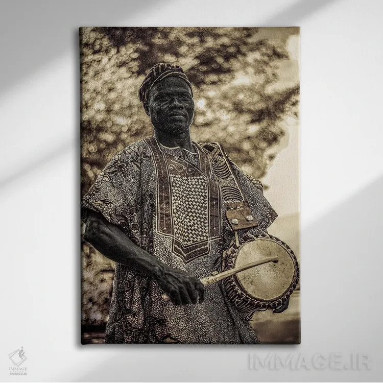 تابلو دکوراتیو طبل سخنگو اثر هری ادونزه - نمای روبهرو روی دیوار