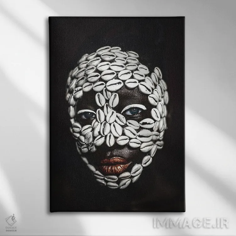 تابلو دکوراتیو چهره اجدادی اثر هری ادونزه - نمای روبهرو روی دیوار