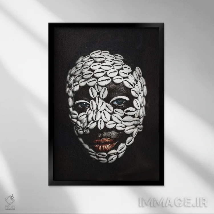تابلو دکوراتیو چهره اجدادی اثر هری ادونزه - نمای قابدار مشکی