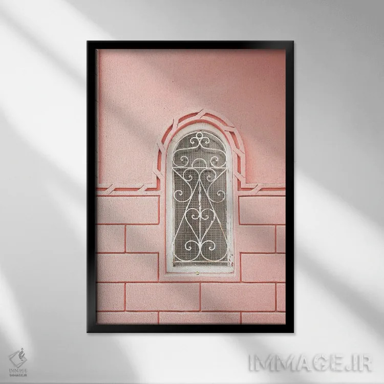 تابلو دکوراتیو دیوار صورتی اثر هنریکه شنک - نمای قابدار مشکی