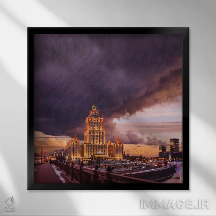 تابلو دکوراتیو هتل اوکراین اثر هوبوپیبا - نمای قابدار مشکی