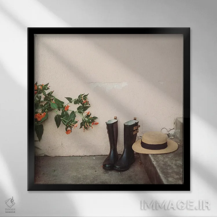 تابلو دکوراتیو کمی بمان اثر مندی لین - نمای قابدار مشکی
