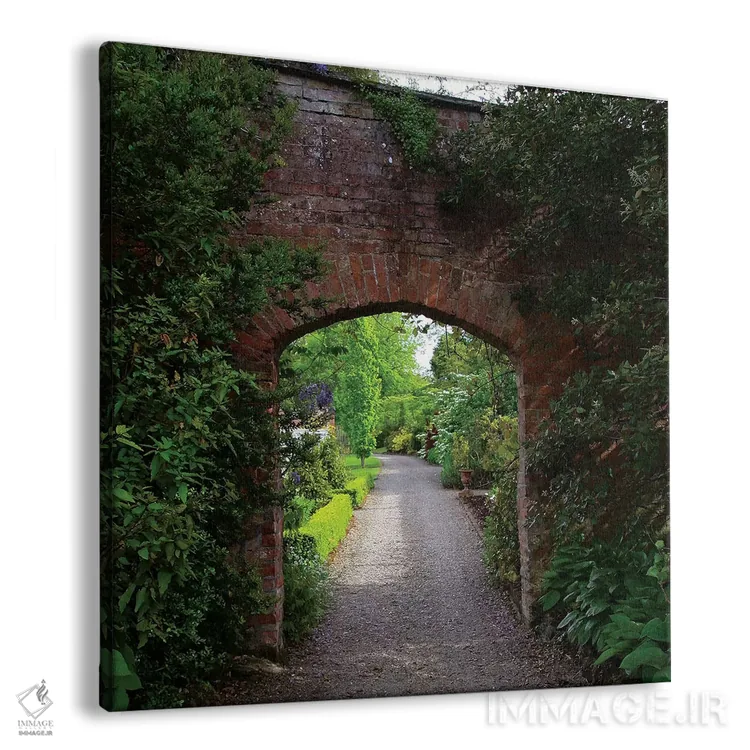 تابلو دکوراتیو The Dromoland Castle Very Green Walled Garden Path Through… اثر مریلین پارور - نمای پرسپکتیو محصول