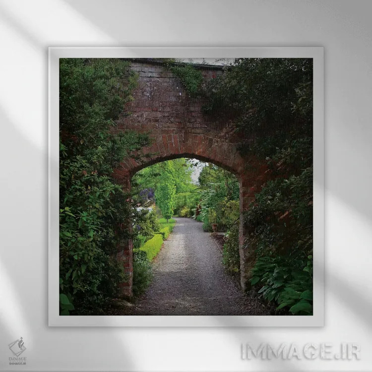 تابلو دکوراتیو The Dromoland Castle Very Green Walled Garden Path Through… اثر مریلین پارور - نمای قابدار سفید