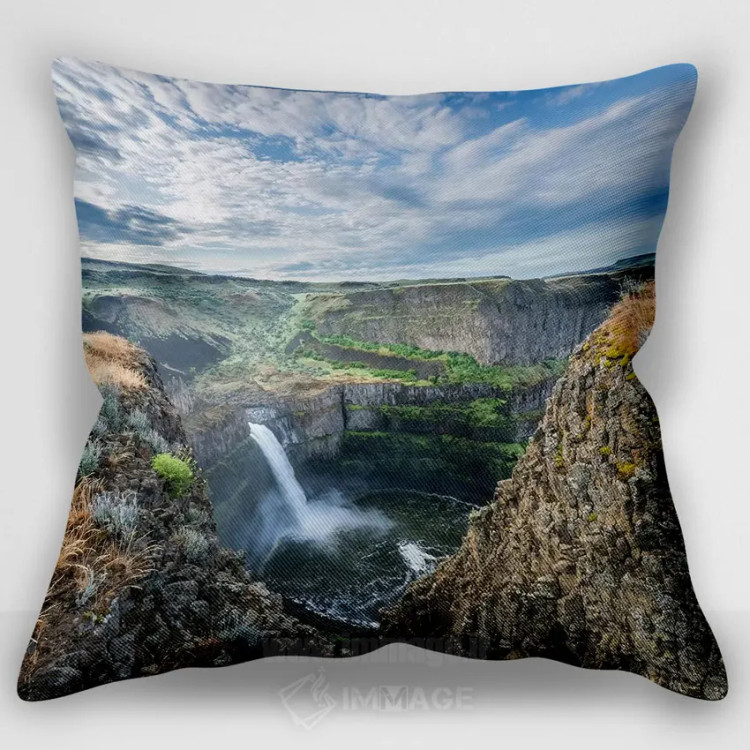 کاور کوسن «at Palouse Falls State Park.,آبشار پالوز در بهار، پارک ایالتی پالوز فالز، واشنگتن، آمریکا»، با طرح واشینگتن، با سبک عکاسی، اثر گری لوهِم