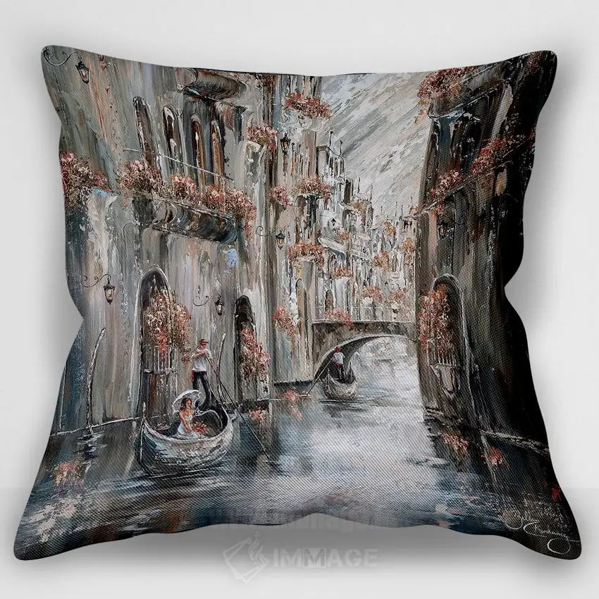 کاور کوسن «Venice Charm,سفر، جذابیت ونیز»، با طرح از طریق آب، با سبک نقاشی روغنی، با رنگ‌های غالب صورتی و کرم، اثر ایزابیلا کارولِویچ