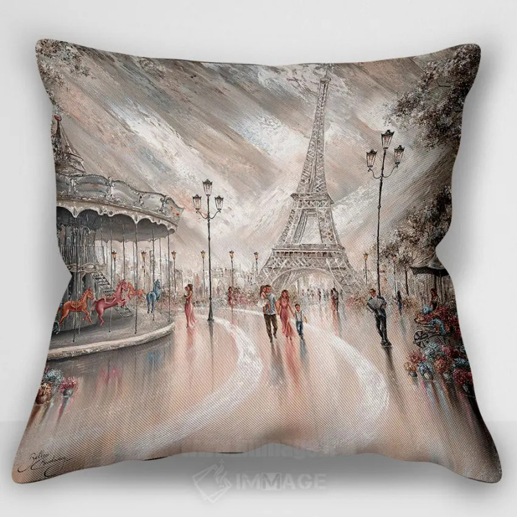 کاور کوسن طرحدار «Paris Flair II,شادی، جلوه پاریس ۲»، با طرح شهربازیها، با رنگهای غالب کرم و صورتی، اثر ایزابیلا کارولِویچ
