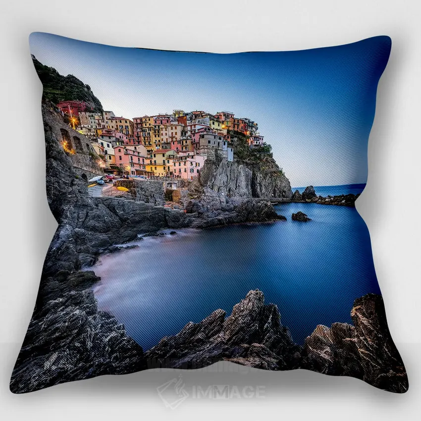 تصویر کاور کوسن «Liguria, Italy,دهکده مانارولا در منطقه چینکو تره، لیگوریا، ایتالیا»، با سبک عکاسی، اثر یان بکه