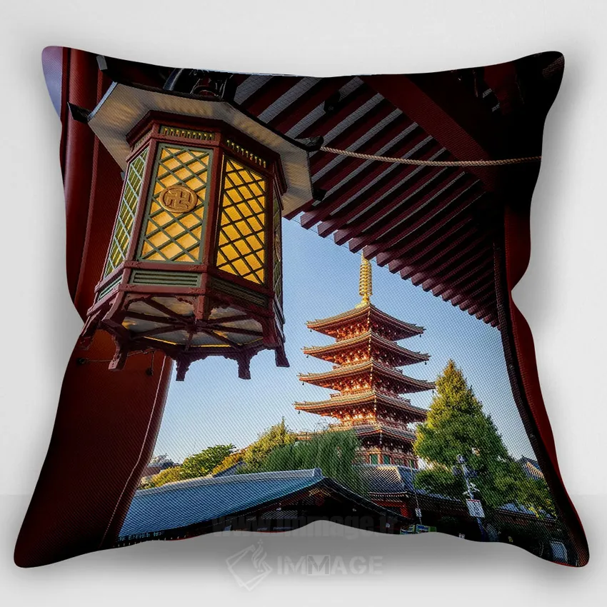 تصویر کاور کوسن «Asakusa, Tokyo, Japan,پاگودا در معبد سنسوجی، آساکوسا، توکیو، ژاپن»، با سبک عکاسی، اثر یان بکه